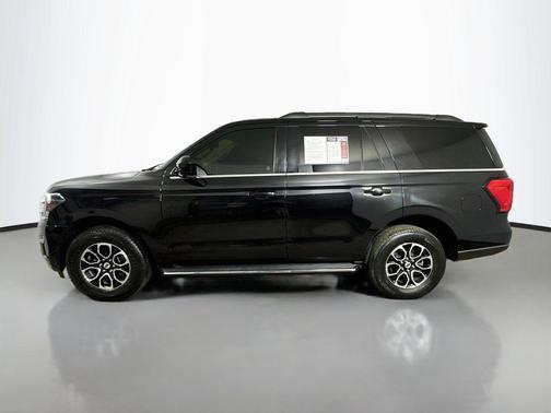 Black Metallic 2022 Ford Expedition XLT