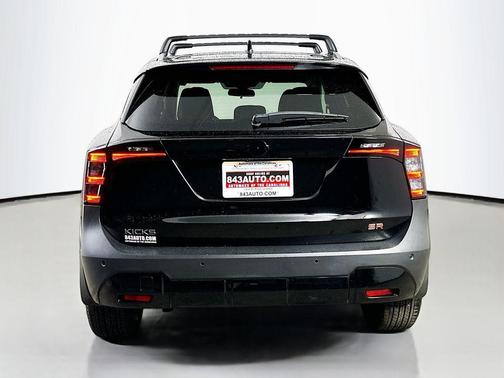 Super Black 2025 Nissan Kicks SR