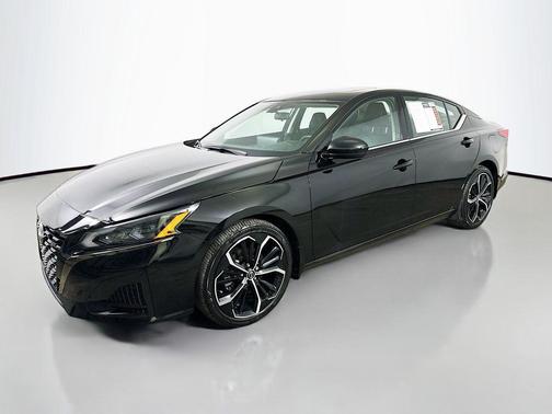 2023 Nissan Altima SR FWD