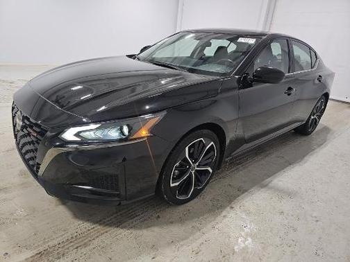 2023 Nissan Altima SR FWD