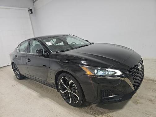 2023 Nissan Altima SR FWD