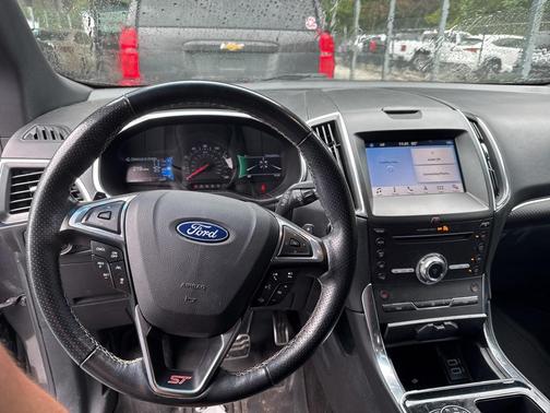 2019 Ford Edge ST