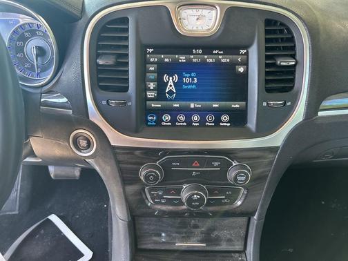 2020 Chrysler 300 Touring