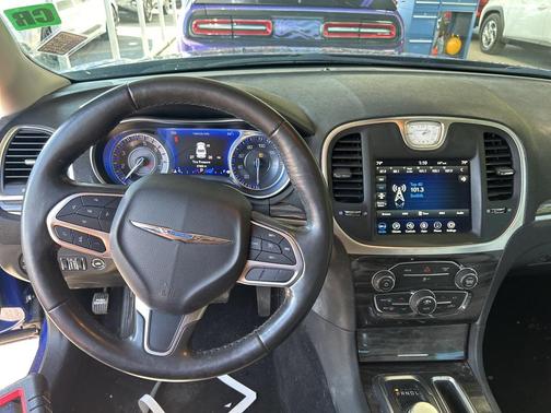 2020 Chrysler 300 Touring