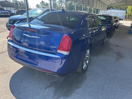 2020 Chrysler 300 Touring