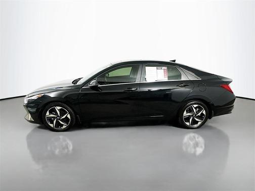 2022 Hyundai ELANTRA Limited