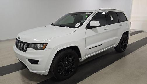 Bright White Clearcoat 2021 Jeep Grand Cherokee Laredo