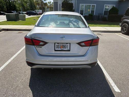 Brilliant Silver Metallic 2021 Nissan Altima S FWD