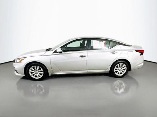 Brilliant Silver Metallic 2021 Nissan Altima S FWD