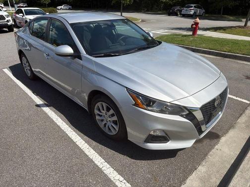 Brilliant Silver Metallic 2021 Nissan Altima S FWD