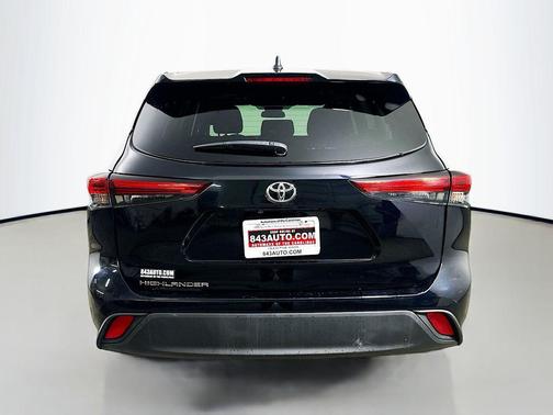 2022 Toyota Highlander L