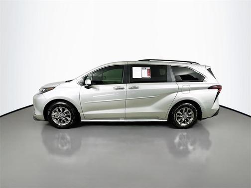 2024 Toyota Sienna XLE 7 Passenger