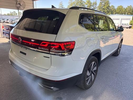 2024 Volkswagen Atlas 2.0T SE w/Technology 4MOTION