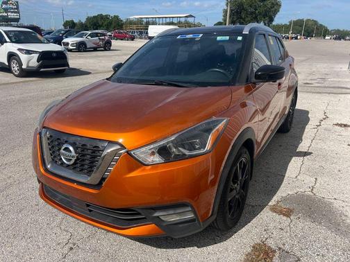 2020 Nissan Kicks SR