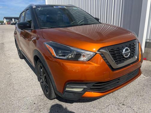 2020 Nissan Kicks SR