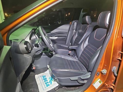 2020 Nissan Kicks SR