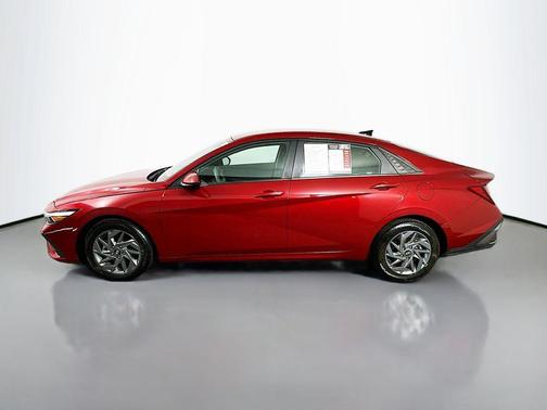 Ultimate Red 2024 Hyundai ELANTRA SEL