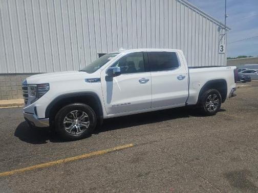 Summit White 2025 GMC Sierra 1500 SLT