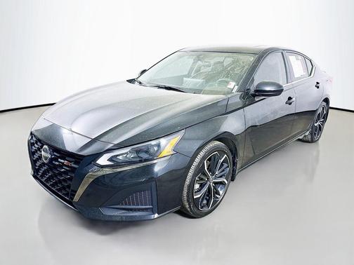 2023 Nissan Altima SR FWD