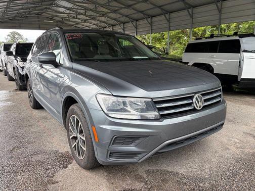 Platinum Gray Metallic 2021 Volkswagen Tiguan 2.0T SE
