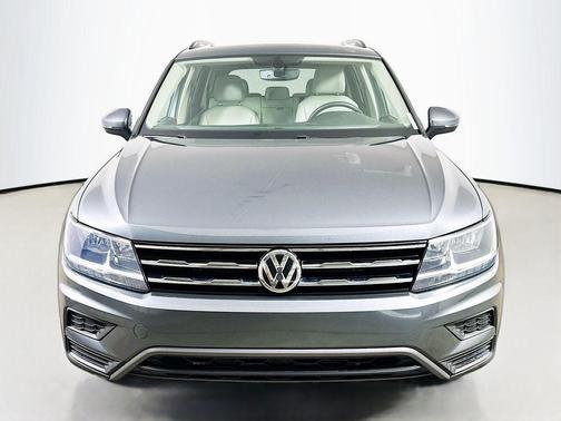 Platinum Gray Metallic 2021 Volkswagen Tiguan 2.0T SE