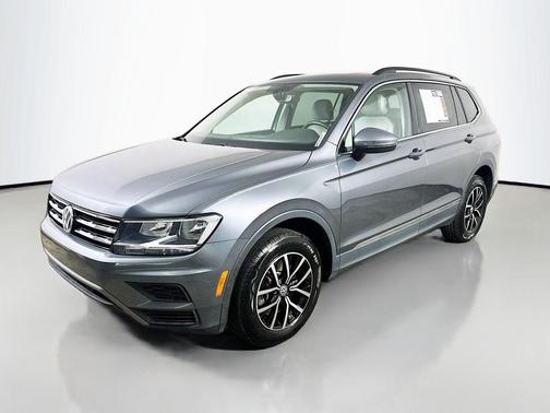 Platinum Gray Metallic 2021 Volkswagen Tiguan 2.0T SE