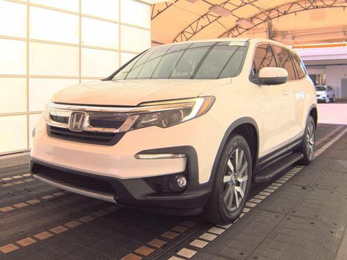 White Diamond Pearl 2019 Honda Pilot EX