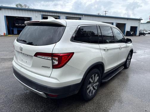White Diamond Pearl 2019 Honda Pilot EX