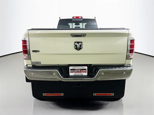 2018 RAM 3500 Laramie Crew Cab 4x2 8' Box