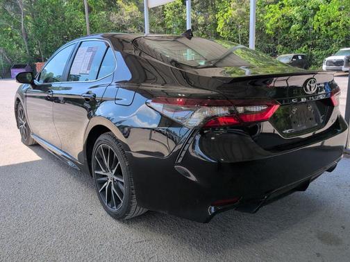 Midnight Black Metallic 2024 Toyota Camry SE