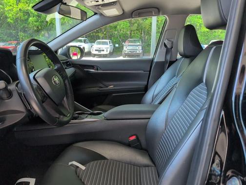 Midnight Black Metallic 2024 Toyota Camry SE