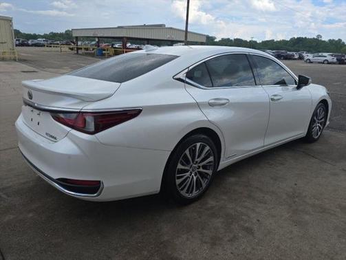 2019 Lexus ES 300h Luxury