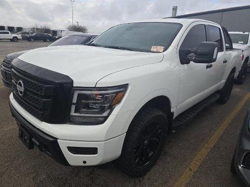 2023 Nissan Titan SV