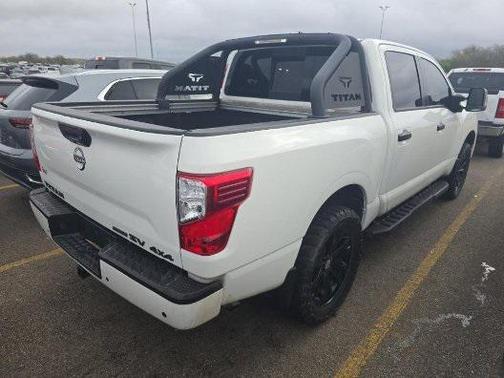2023 Nissan Titan SV
