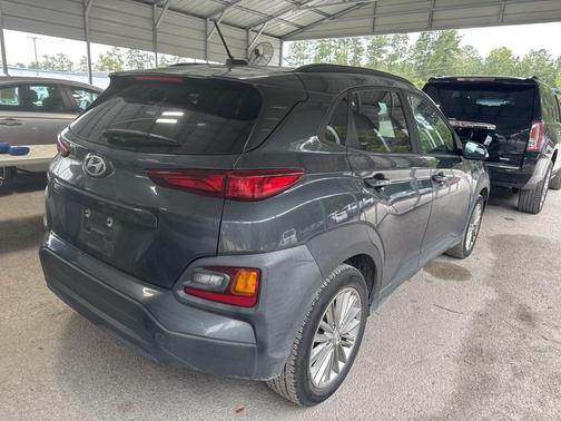 2021 Hyundai KONA SEL