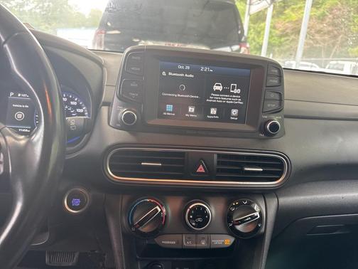 2021 Hyundai KONA SEL