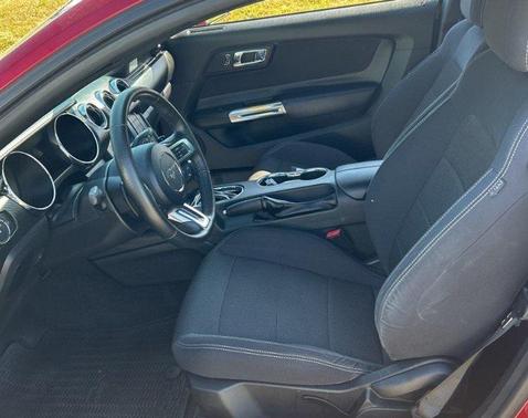 2017 Ford Mustang V6