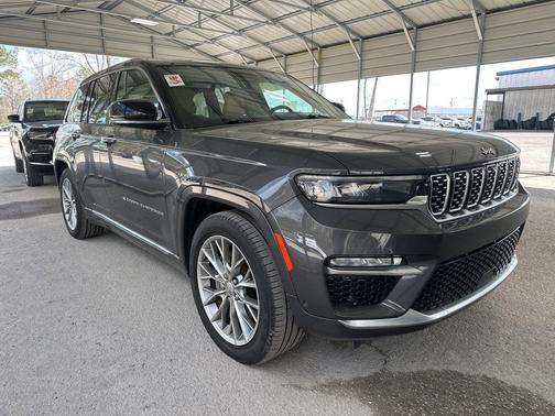2022 Jeep Grand Cherokee Summit