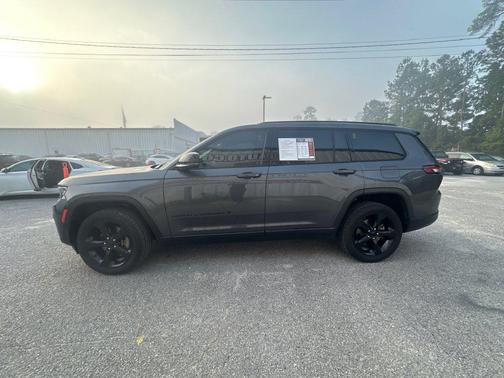 Baltic Gray Metallic Clearcoat 2023 Jeep Grand Cherokee L Altitude