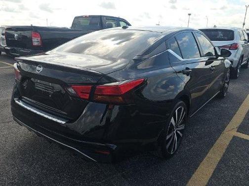 2020 Nissan Altima SR FWD