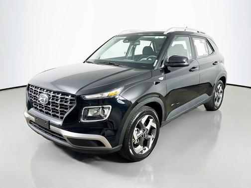 Onyx Black 2025 Hyundai VENUE SEL