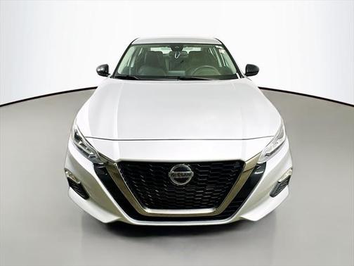 2020 Nissan Altima SR FWD