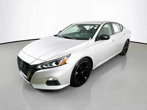 2020 Nissan Altima SR FWD