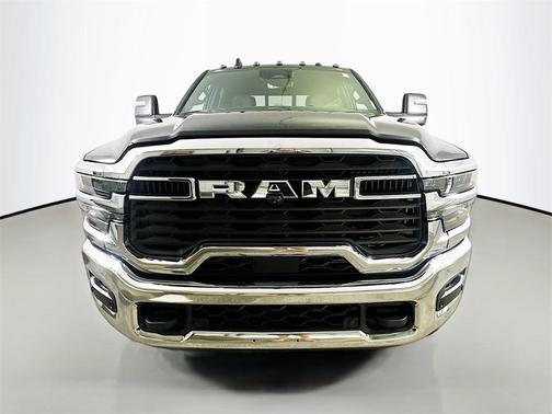 2025 RAM 3500 Tradesman Crew Cab 4x4 8' Box