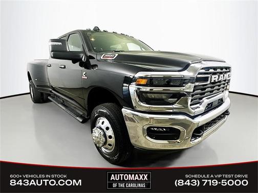 2025 RAM 3500 Tradesman Crew Cab 4x4 8' Box