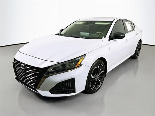 2024 Nissan Altima SR FWD