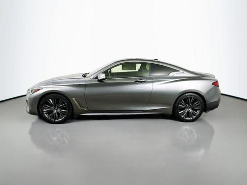 2022 INFINITI Q60 LUXE