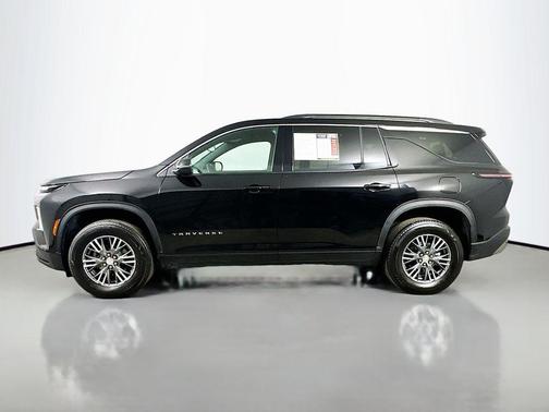 Mosaic Black Metallic 2025 Chevrolet Traverse LT