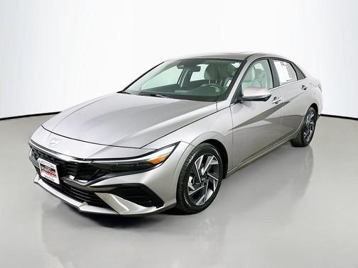 Fluid Metal 2024 Hyundai ELANTRA Limited