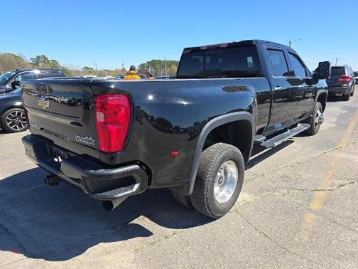 Black 2022 Chevrolet Silverado 3500 High Country